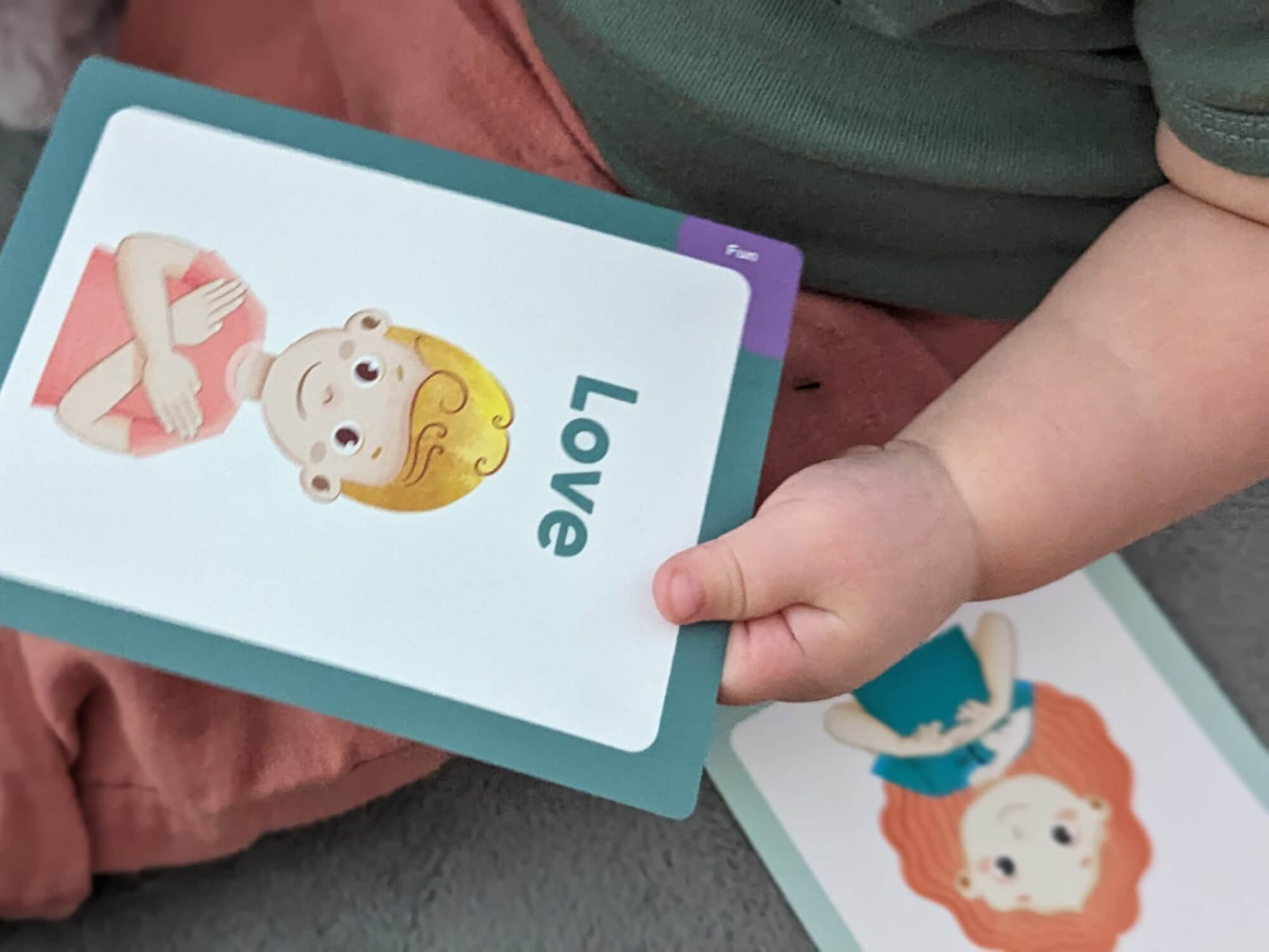 baby holding auslan baby sign language flash card